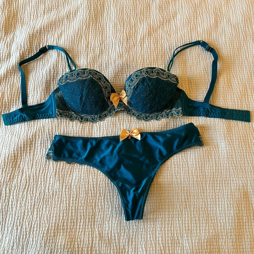 Gorgeous Luxury Lingerie Set Balconette + Thong (Worn one time!)